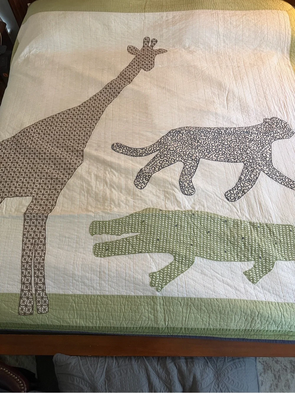 Pottery Barn Kids Neutral Safari Animal Quilt in White, Green and Brown